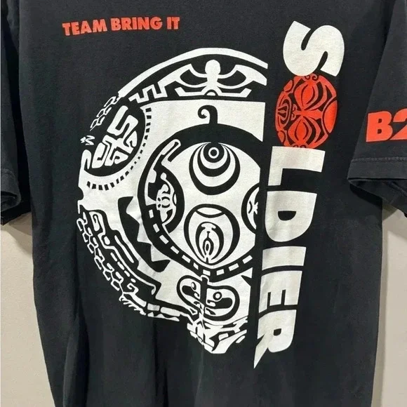 THE ROCK WWE T-Shirt - Picture 2 of 6